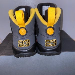 Jordan Youth retro 9s